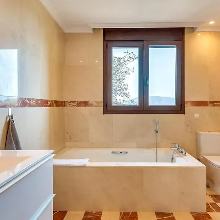 About Casa Munich Elviria Ojén
